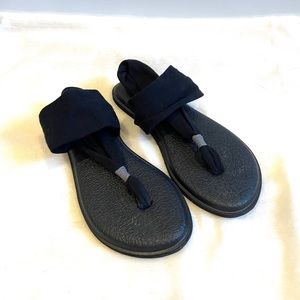 Like New SANUK Yoga Sling Sandals